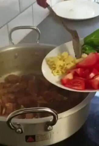 Receta de Curry de Carne Estilo Pakistani Mutton Karahi - Delicioso y Fácil de Preparar