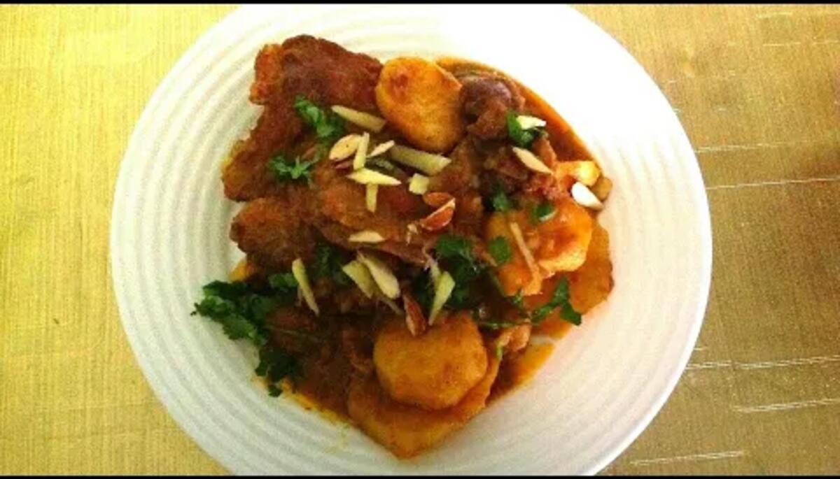 Guiso de Gallina con patatas delicioso